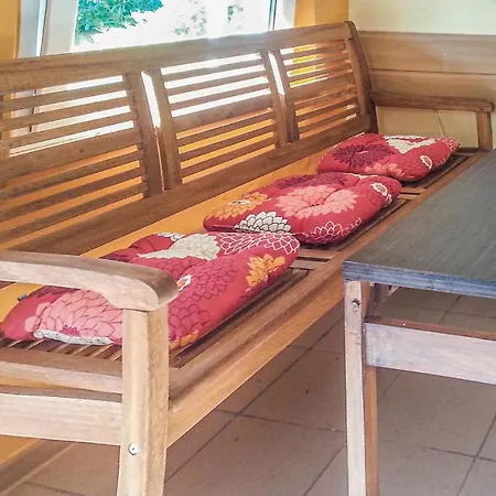 2 Bedroom Cozy In Holiday home *