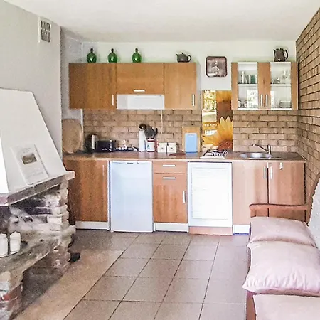 בית נופש 2 Bedroom Cozy In *