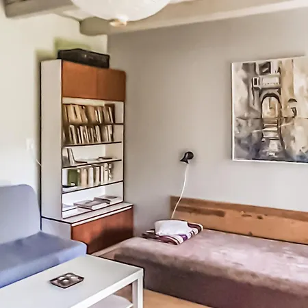 2 Bedroom Cozy In *