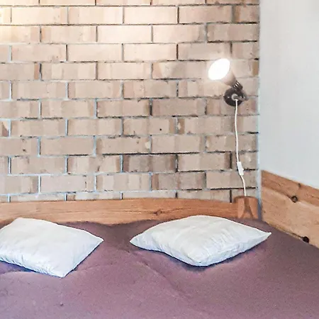 2 Bedroom Cozy In Holiday home